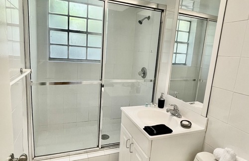 Bay Harbor Islands House | Beautiful 4-bed townhouse perfect for a large family. Near beach.