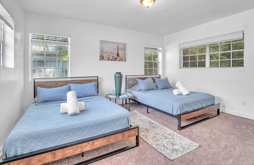 Bay Harbor Islands House | Beautiful 4-bed townhouse perfect for a large family. Near beach.
