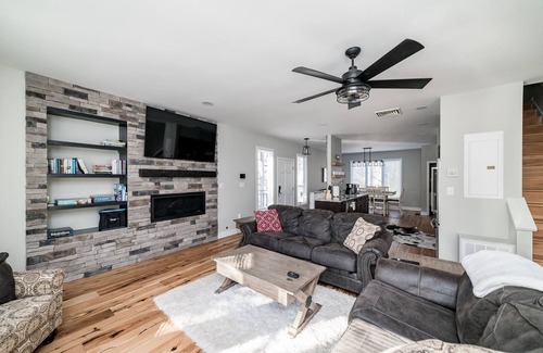 Nellysford House | Beautiful 4-season Mountain Home- New Listing