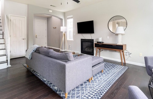 San Ramon House | Beautiful 4BR House in San Ramon w/ Office