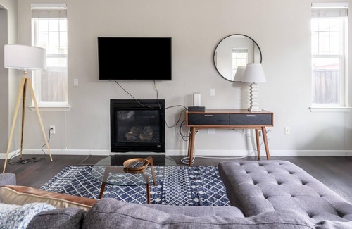 San Ramon House | Beautiful 4BR House in San Ramon w/ Office