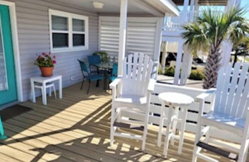 Ocean Isle Beach Cottage | BEAUTIFUL 4BR/3BA BEACH COTTAGE STEPS AWAY FROM BEACH ACCESS.