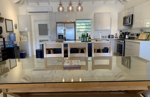 English Harbour Villa | Beautiful 5 Bed Villa with Pool, 2 mins walk to Marinas and English Harbour Town