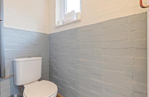 Aylesbury House | Beautiful 5 Bedroom House in Aylesbury free Parking PENN ROAD