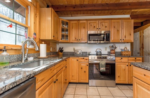Massanutten Cabin | Beautiful 5-Bedroom Cabin Heart of Massanutten - NEW!