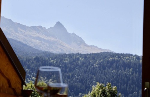 Les Allues Ski Chalet | Beautiful 5 bedroom chalet with amazing views. Walk to restaurant and shops
