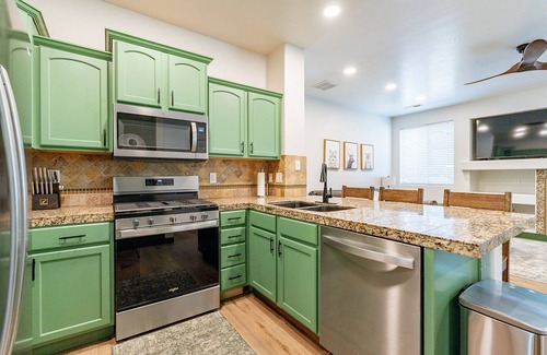 Ponderosa Trails House | Beautiful 5 Bedroom Flagstaff Home w/Private Spa