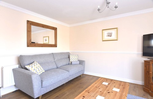 Eastbourne House | Beautiful 5-bedroom home on the waters edge of Sovereign Harbour