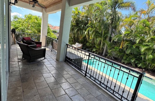Sunset Park House | Beautiful 5-bedroom Home in South Tampa with Pool on the Water
