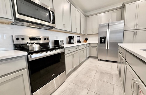 Florida Central Atlantic Coast House | Beautiful 5-Bedroom Townhome at Solara Resort with Free Access to the Clubhouse