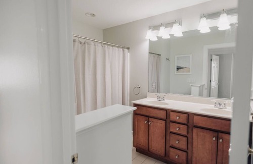 Sun Ridge House | Beautiful 5 Bedroom House at Beautiful Bayside Resort - 8 min walk to pool!