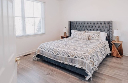 Sun Ridge House | Beautiful 5 Bedroom House at Beautiful Bayside Resort - 8 min walk to pool!
