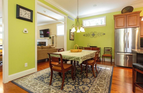 Northeast South Bend House | Beautiful 5 bedroom home, walk to campus and Eddy Street Commons