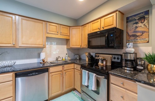 Hilton Head Island Condo | Beautiful 5 Star condo in tropical oasis- Perfect location! S Forest Beach!
