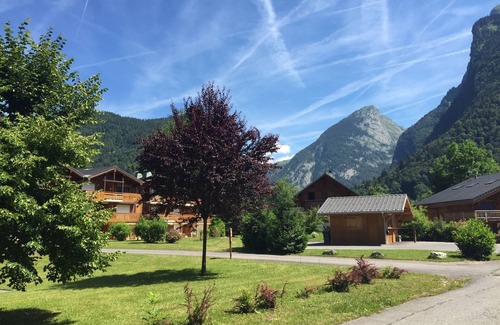 Samoens Apartment | Beautiful, 5-star rated apartment, quiet and 5 minutes from the town centre