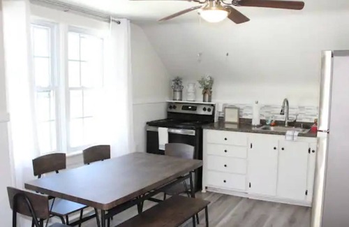 Bayview House | Beautiful 5Bdrm Beach Home w/added outdoor shower