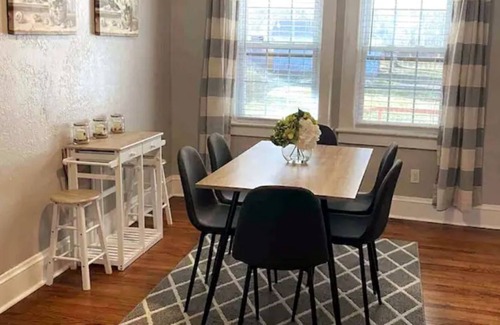Bayview House | Beautiful 5Bdrm Beach Home w/added outdoor shower