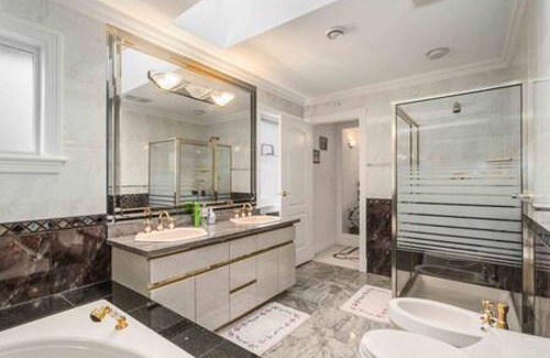 Oakridge House | Beautiful 6 BD House in a Desirable Neighborhood