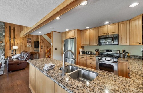 Lincoln House | Beautiful 6 Bdrm Home on Loon with Mtn Views, 1/4 mi to Resort, Pool/Spa Pass