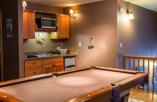 Lake Placid Condo | Beautiful 6-bed, 4.5-bath with private outdoor space. 5min walk to Main Street.