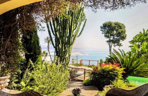 Cap-d'Antibes Villa | Beautiful 6 Bedrooms Villa on the cap d'Antibes with Panoramic Sea Views