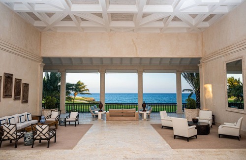 Punta Cana Villa | Beautiful 7 Bedrooms Oceanfront Villa with Superb Staff!