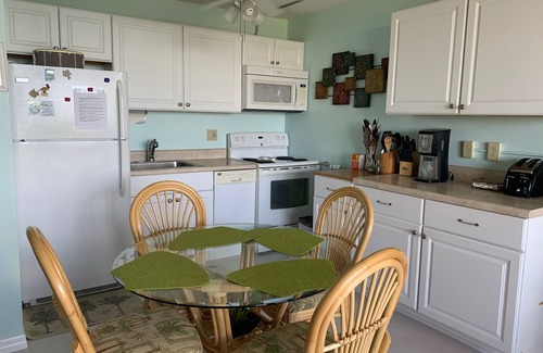Fort Myers Beach Condo | Beautiful 7th Floor Views - Private Beach!