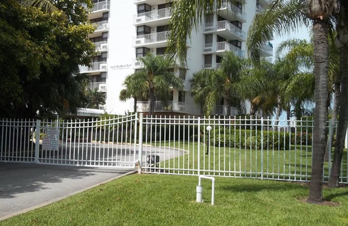 Fort Myers Beach Condo | Beautiful 7th Floor Views - Private Beach!