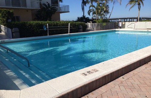 Fort Myers Beach Condo | Beautiful 7th Floor Views - Private Beach!