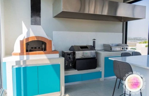 Colonia Bella Aurora Apartment | Beautiful Apt-Airport, Pizza Oven, Grill, Below