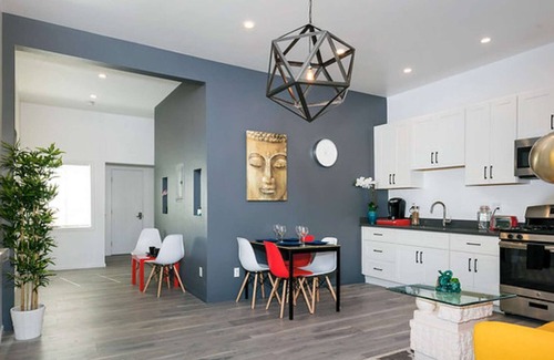 Downtown Apartment | Beautiful Affordable 3beds/1bath sitting in South San Francisco with parking on site