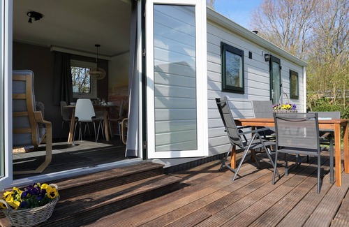 Noordwelle Ski Chalet | Beautiful accommodation, large enclosed garden near Renesse beach.