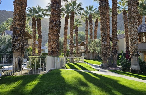 Indian Wells Condo | BEAUTIFUL, AFFORDABLE INDIAN WELLS CONDO, HEATED POOLS AND SECURITY GATE STAFFED