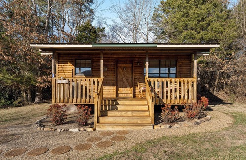 Sevierville Cabin | Beautiful, Affordable, Cabin Near Pigeon Forge For Couples!
