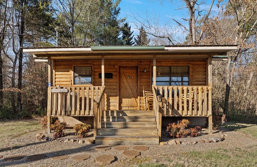 Sevierville Cabin | Beautiful, Affordable, Cabin Near Pigeon Forge For Couples!