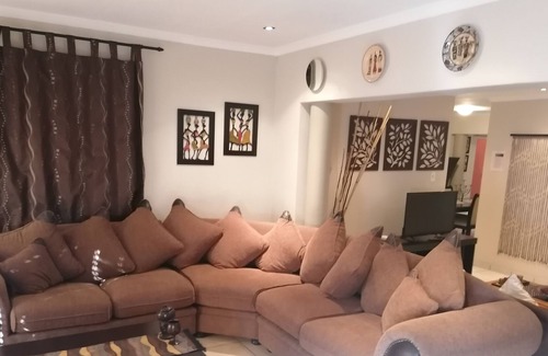 Kempton Park House | Beautiful African atmosphere , spacious and neat house in a secure area. Value