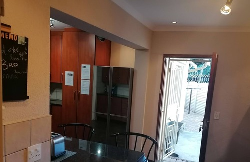 Kempton Park House | Beautiful African atmosphere , spacious and neat house in a secure area. Value