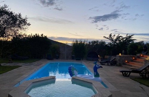 Belgodere House | Beautiful air-conditioned villa with jacuzzi pool, large, quiet property with trees.
