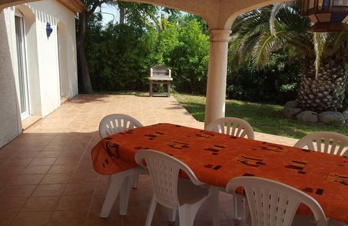 Pomerols Villa | Beautiful air-conditioned villa + private heated saltwater swimming pool in 4* category