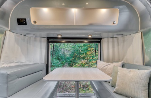 Marmot House | Beautiful Airstream on Highland Farms at Mt. Hood!