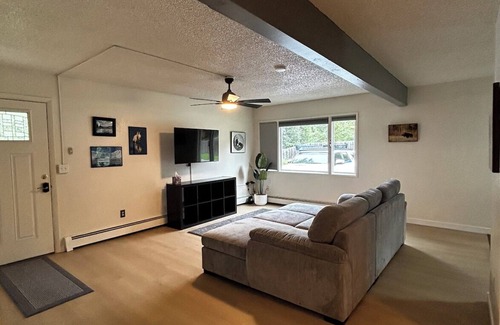 Bayshore - Klatt Apartment | Beautiful Alaskan 2 Bedroom