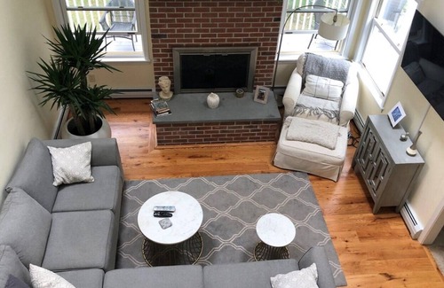 Kent House | Beautiful, All-Season, Rustic Family Getaway