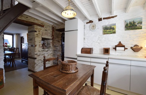 Engreux House | Beautiful and Authentic Cottage