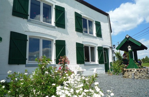 Engreux House | Beautiful and Authentic Cottage