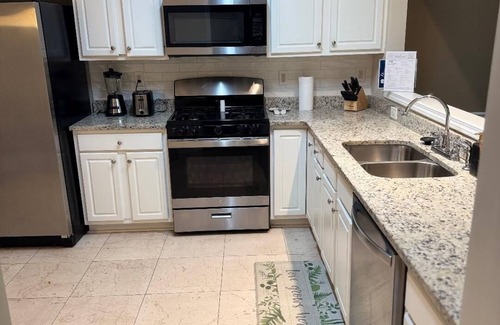 Gwinnett Place House | Beautiful and cozy townhome in delightful Duluth!