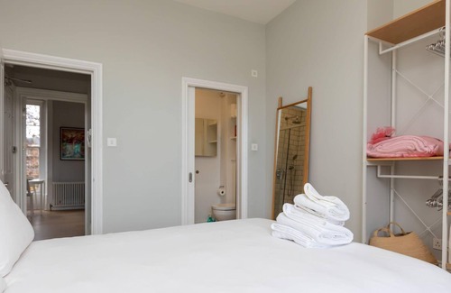 Homerton Apartment | Beautiful and Light 1 Bedroom Flat near Hackney Central