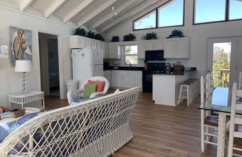 Emerald Isle Cottage | Beautiful and private Oceanfront Cottage