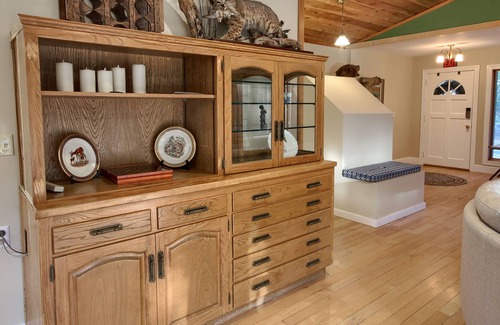 Mariposa House | Beautiful and Spacious Manor w/ Hot Tub - Enjoy the Grandeur of Yosemite !
