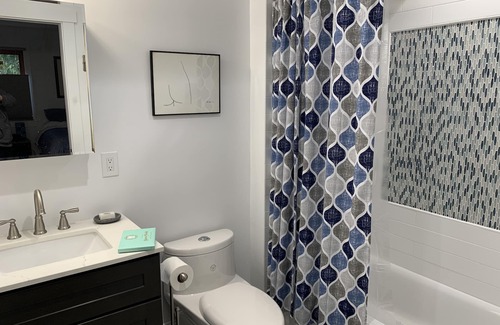 Northwest Berkeley Apartment | Beautiful and Sunny!