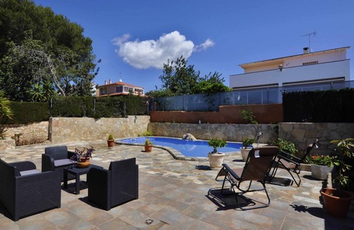 El Vendrell House | Beautiful and very practical house with pool